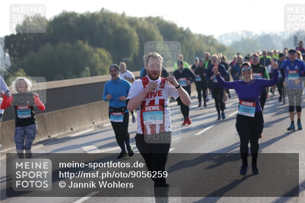 03.10.2025 - Köhlbrandbrückenlauf Jannik Wohlers http://msf.ph/oto/9056259 03.10.2025 09:20:53 Position 3 3828, 3726 meine-sportfotos.de