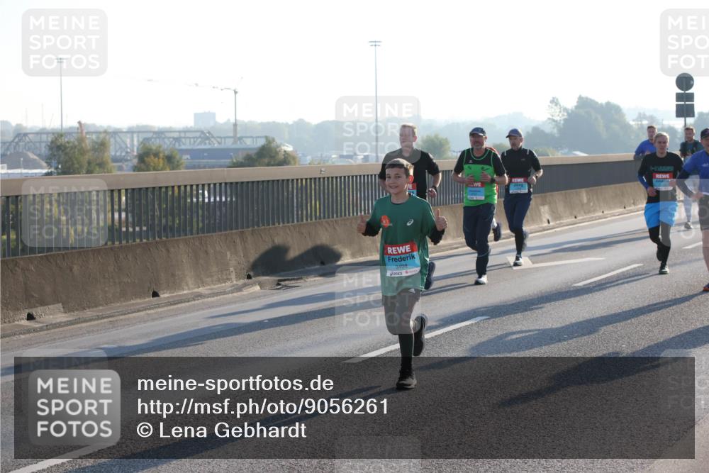 03.10.2025 - Köhlbrandbrückenlauf Lena Gebhardt http://msf.ph/oto/9056261 03.10.2025 09:17:23 Position 1 3498 meine-sportfotos.de