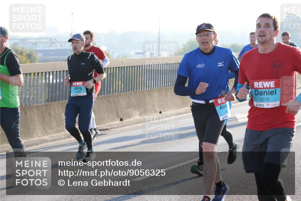 03.10.2025 - Köhlbrandbrückenlauf Lena Gebhardt http://msf.ph/oto/9056325 03.10.2025 09:17:26 Position 1 1255, 26, 3518, 041 meine-sportfotos.de