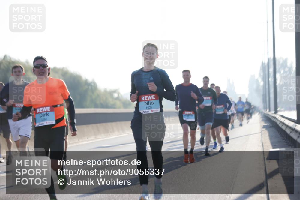 03.10.2025 - Köhlbrandbrückenlauf Jannik Wohlers http://msf.ph/oto/9056337 03.10.2025 09:13:10 Position 3 3266, 1027 meine-sportfotos.de