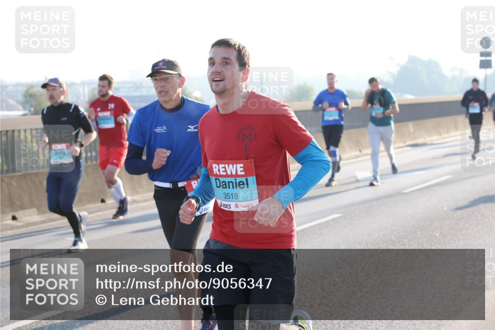 03.10.2025 - Köhlbrandbrückenlauf Lena Gebhardt http://msf.ph/oto/9056347 03.10.2025 09:17:26 Position 1 3518 meine-sportfotos.de