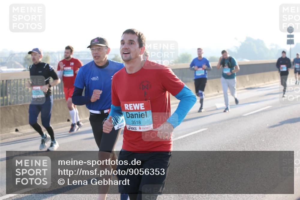03.10.2025 - Köhlbrandbrückenlauf Lena Gebhardt http://msf.ph/oto/9056353 03.10.2025 09:17:26 Position 1 141, 3518 meine-sportfotos.de