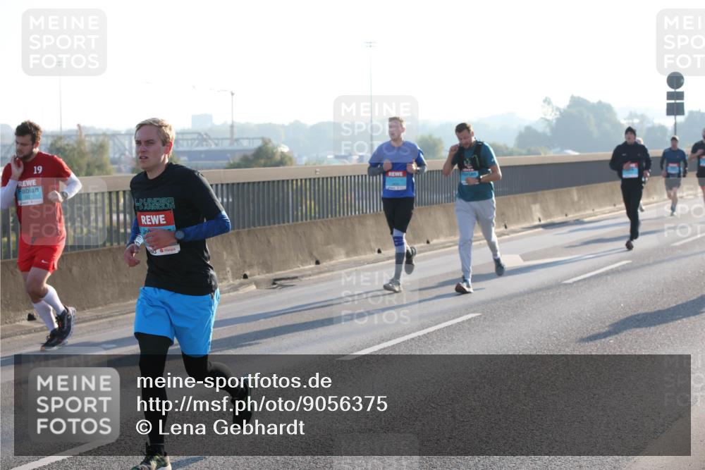 03.10.2025 - Köhlbrandbrückenlauf Lena Gebhardt http://msf.ph/oto/9056375 03.10.2025 09:17:27 Position 1 19 meine-sportfotos.de