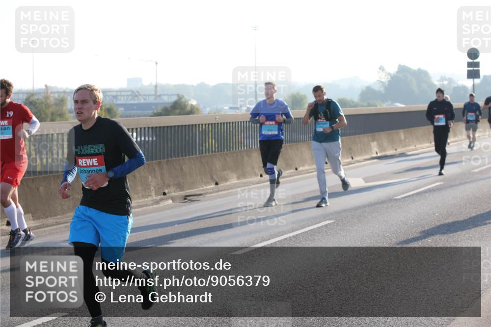 03.10.2025 - Köhlbrandbrückenlauf Lena Gebhardt http://msf.ph/oto/9056379 03.10.2025 09:17:27 Position 1 19, 521 meine-sportfotos.de