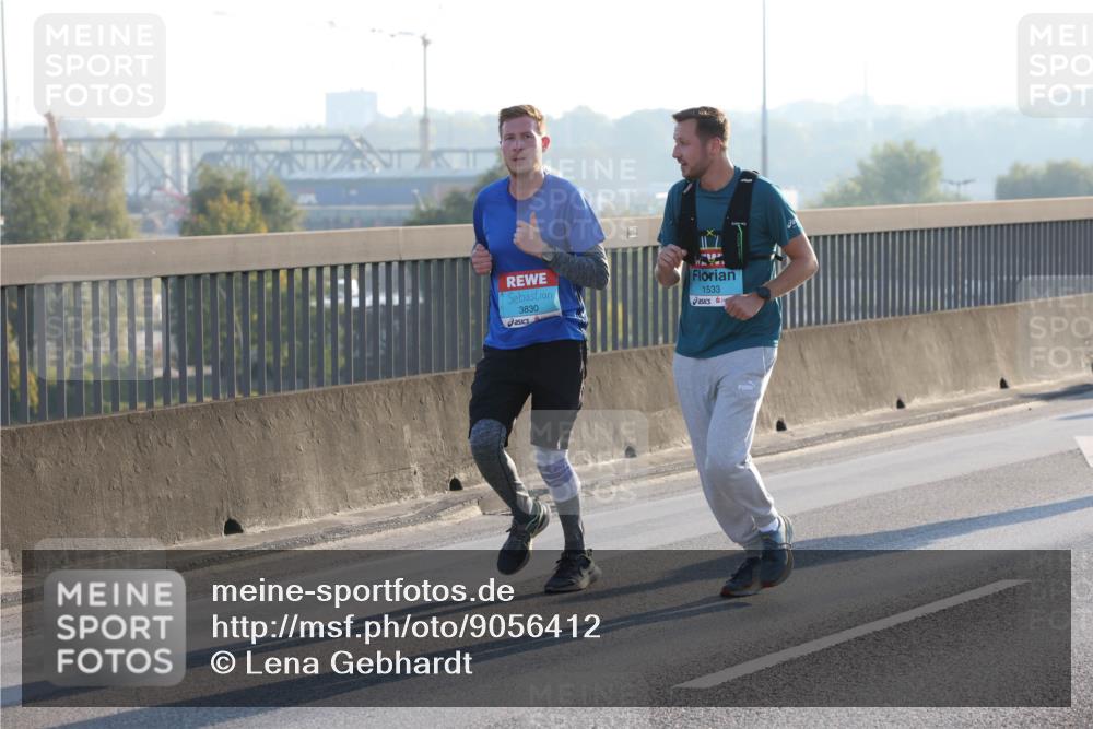 03.10.2025 - Köhlbrandbrückenlauf Lena Gebhardt http://msf.ph/oto/9056412 03.10.2025 09:17:28 Position 1 3830, 1533 meine-sportfotos.de