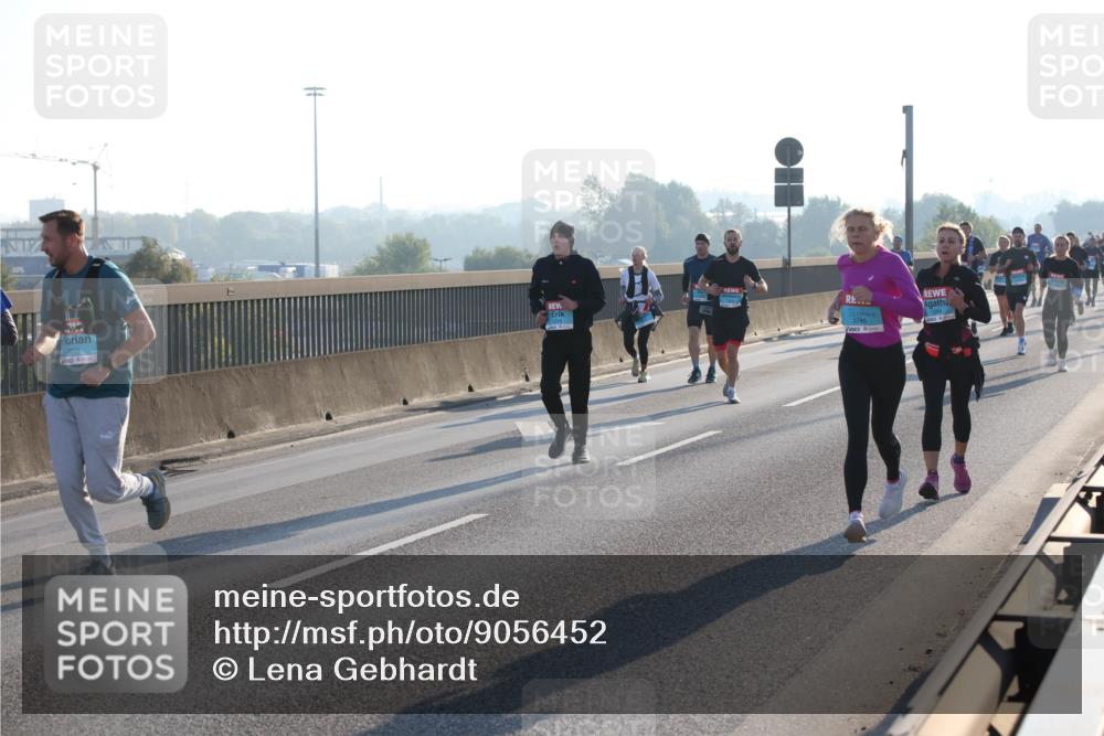 03.10.2025 - Köhlbrandbrückenlauf Lena Gebhardt http://msf.ph/oto/9056452 03.10.2025 09:17:29 Position 1  meine-sportfotos.de