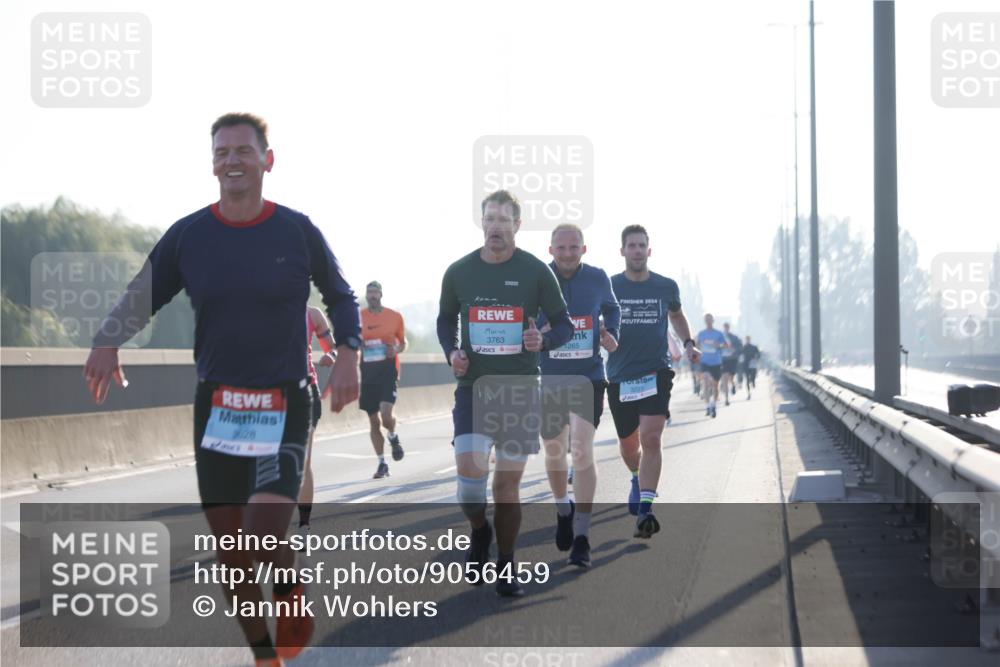 03.10.2025 - Köhlbrandbrückenlauf Jannik Wohlers http://msf.ph/oto/9056459 03.10.2025 09:13:13 Position 3 2628, 3763, 2024, 1265 meine-sportfotos.de