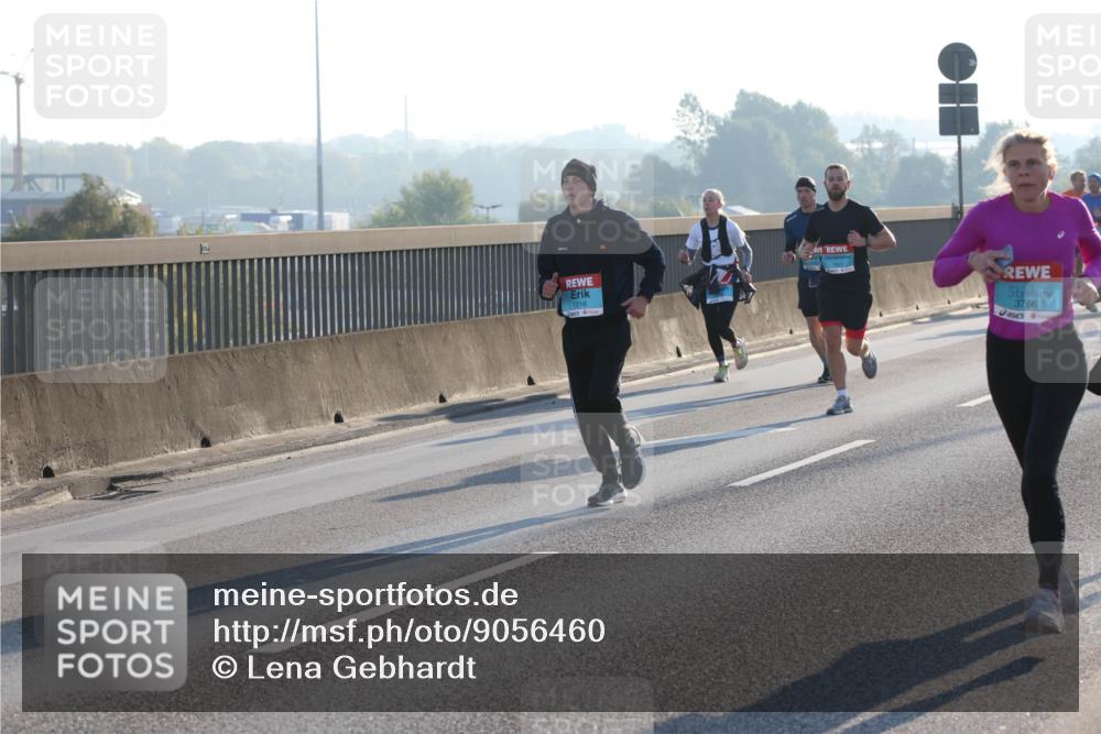 03.10.2025 - Köhlbrandbrückenlauf Lena Gebhardt http://msf.ph/oto/9056460 03.10.2025 09:17:29 Position 1 1216, 3766 meine-sportfotos.de