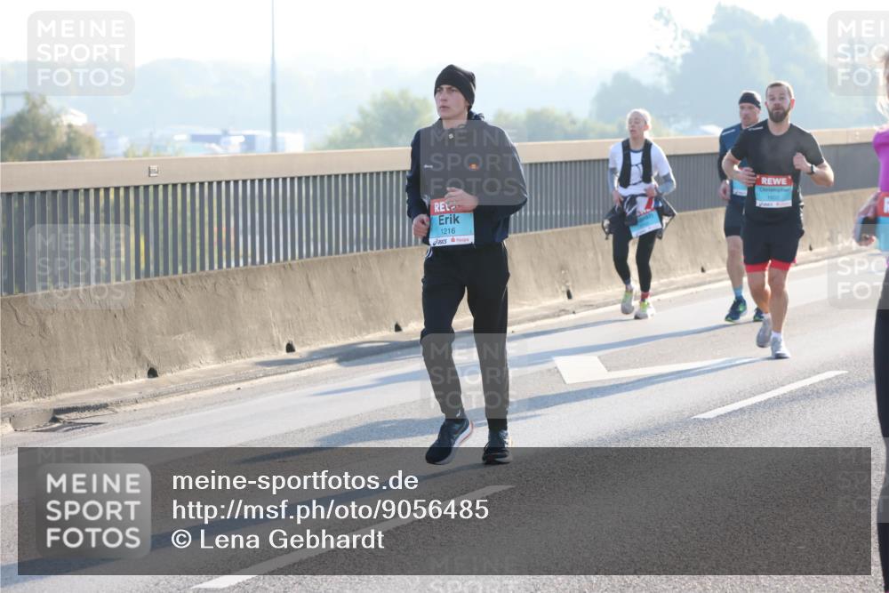 03.10.2025 - Köhlbrandbrückenlauf Lena Gebhardt http://msf.ph/oto/9056485 03.10.2025 09:17:29 Position 1 1216, 1602 meine-sportfotos.de