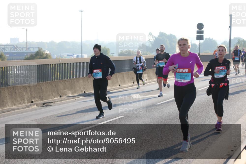 03.10.2025 - Köhlbrandbrückenlauf Lena Gebhardt http://msf.ph/oto/9056495 03.10.2025 09:17:30 Position 1 1216, 3766, 1294 meine-sportfotos.de