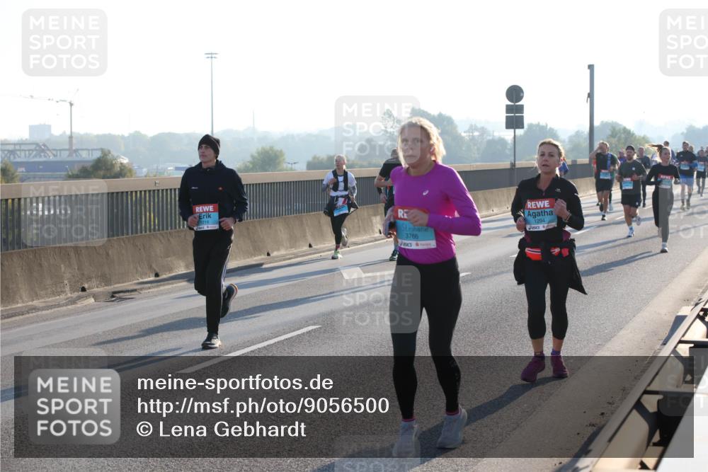 03.10.2025 - Köhlbrandbrückenlauf Lena Gebhardt http://msf.ph/oto/9056500 03.10.2025 09:17:30 Position 1 1216, 3766, 1294 meine-sportfotos.de