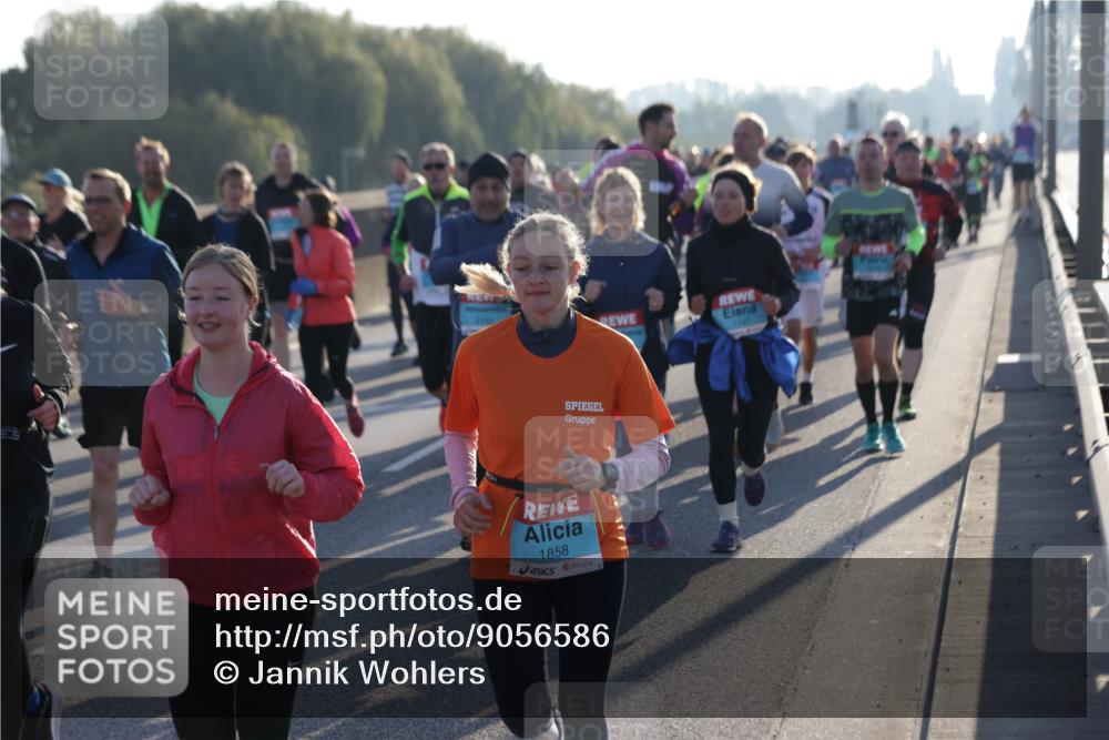 03.10.2025 - Köhlbrandbrückenlauf Jannik Wohlers http://msf.ph/oto/9056586 03.10.2025 09:21:00 Position 3 1858, 1147 meine-sportfotos.de