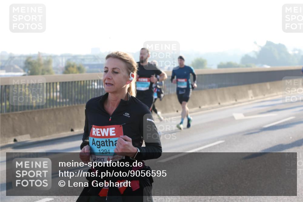 03.10.2025 - Köhlbrandbrückenlauf Lena Gebhardt http://msf.ph/oto/9056595 03.10.2025 09:17:32 Position 1 1294 meine-sportfotos.de