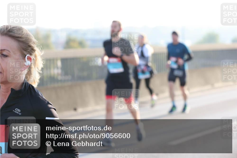 03.10.2025 - Köhlbrandbrückenlauf Lena Gebhardt http://msf.ph/oto/9056600 03.10.2025 09:17:32 Position 1  meine-sportfotos.de
