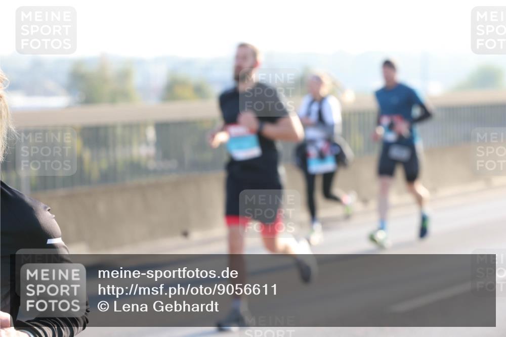 03.10.2025 - Köhlbrandbrückenlauf Lena Gebhardt http://msf.ph/oto/9056611 03.10.2025 09:17:32 Position 1  meine-sportfotos.de