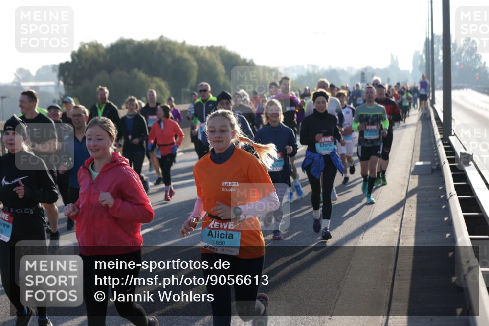 03.10.2025 - Köhlbrandbrückenlauf Jannik Wohlers http://msf.ph/oto/9056613 03.10.2025 09:21:01 Position 3 6, 1858, 1147 meine-sportfotos.de