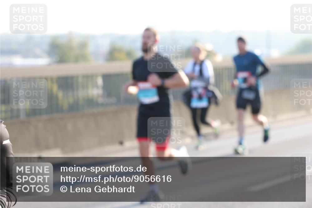 03.10.2025 - Köhlbrandbrückenlauf Lena Gebhardt http://msf.ph/oto/9056616 03.10.2025 09:17:33 Position 1  meine-sportfotos.de