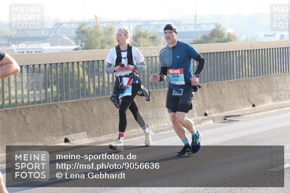03.10.2025 - Köhlbrandbrückenlauf Lena Gebhardt http://msf.ph/oto/9056636 03.10.2025 09:17:33 Position 1 1200 meine-sportfotos.de