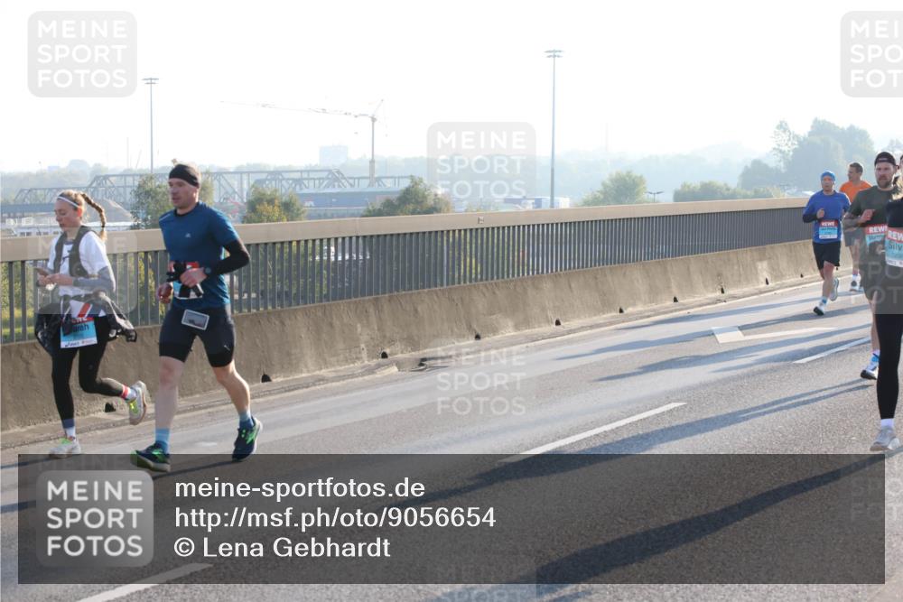 03.10.2025 - Köhlbrandbrückenlauf Lena Gebhardt http://msf.ph/oto/9056654 03.10.2025 09:17:34 Position 1 1208 meine-sportfotos.de