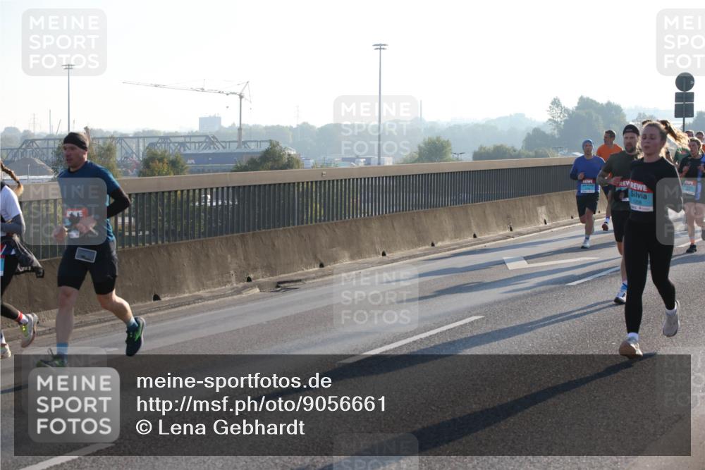 03.10.2025 - Köhlbrandbrückenlauf Lena Gebhardt http://msf.ph/oto/9056661 03.10.2025 09:17:34 Position 1  meine-sportfotos.de