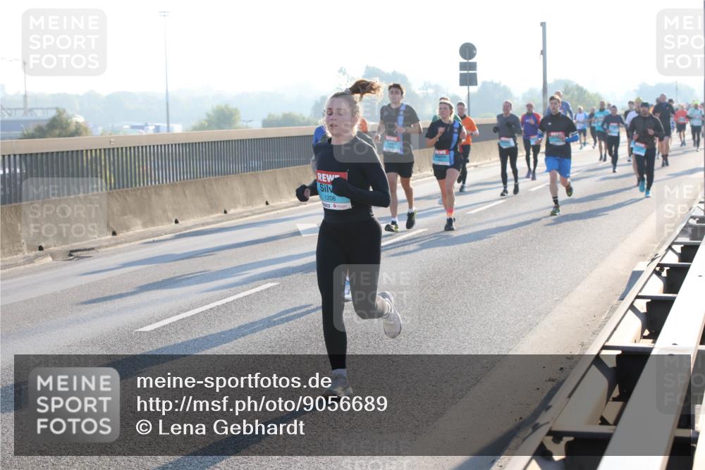 03.10.2025 - Köhlbrandbrückenlauf Lena Gebhardt http://msf.ph/oto/9056689 03.10.2025 09:17:35 Position 1 1208 meine-sportfotos.de