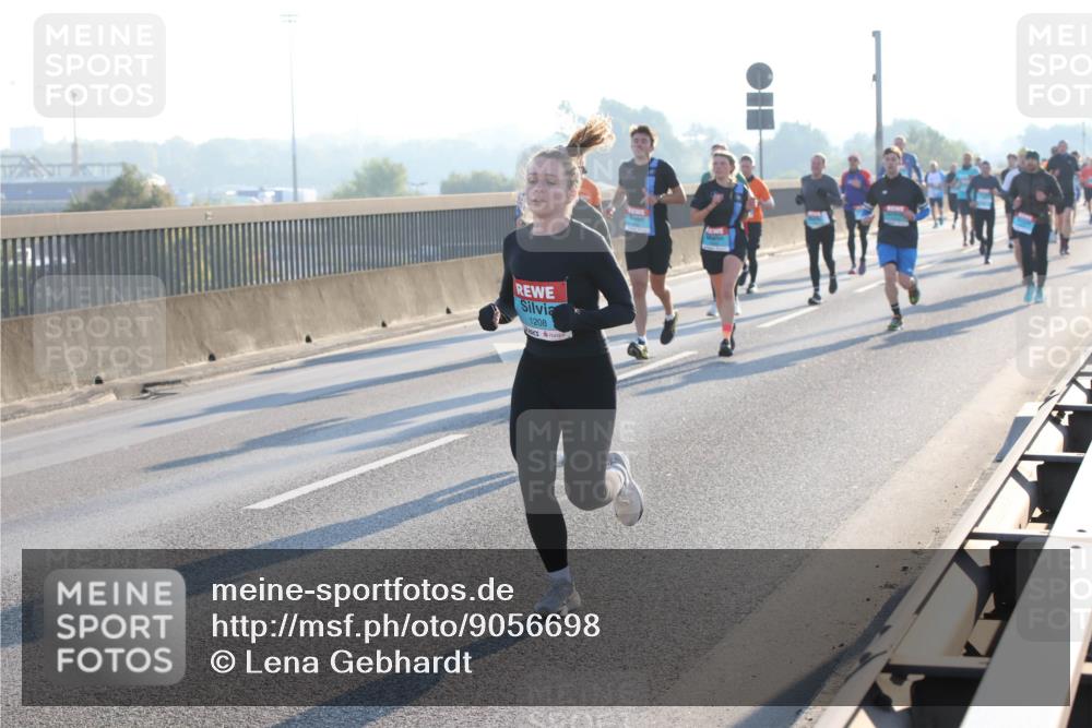 03.10.2025 - Köhlbrandbrückenlauf Lena Gebhardt http://msf.ph/oto/9056698 03.10.2025 09:17:35 Position 1 1208 meine-sportfotos.de