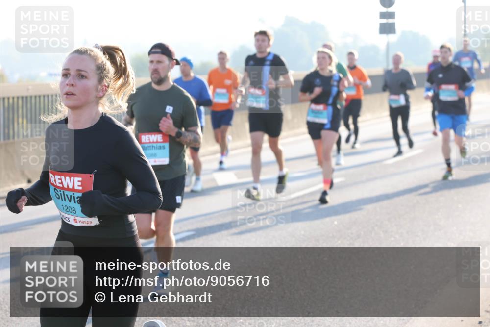 03.10.2025 - Köhlbrandbrückenlauf Lena Gebhardt http://msf.ph/oto/9056716 03.10.2025 09:17:36 Position 1 1208, 1088 meine-sportfotos.de