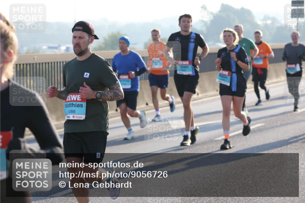 03.10.2025 - Köhlbrandbrückenlauf Lena Gebhardt http://msf.ph/oto/9056726 03.10.2025 09:17:36 Position 1 1088 meine-sportfotos.de
