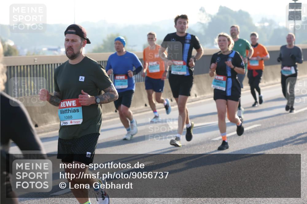 03.10.2025 - Köhlbrandbrückenlauf Lena Gebhardt http://msf.ph/oto/9056737 03.10.2025 09:17:36 Position 1 1088 meine-sportfotos.de