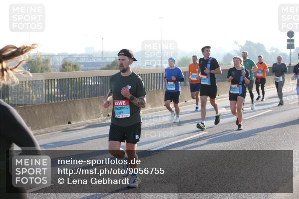 03.10.2025 - Köhlbrandbrückenlauf Lena Gebhardt http://msf.ph/oto/9056755 03.10.2025 09:17:36 Position 1 1088 meine-sportfotos.de