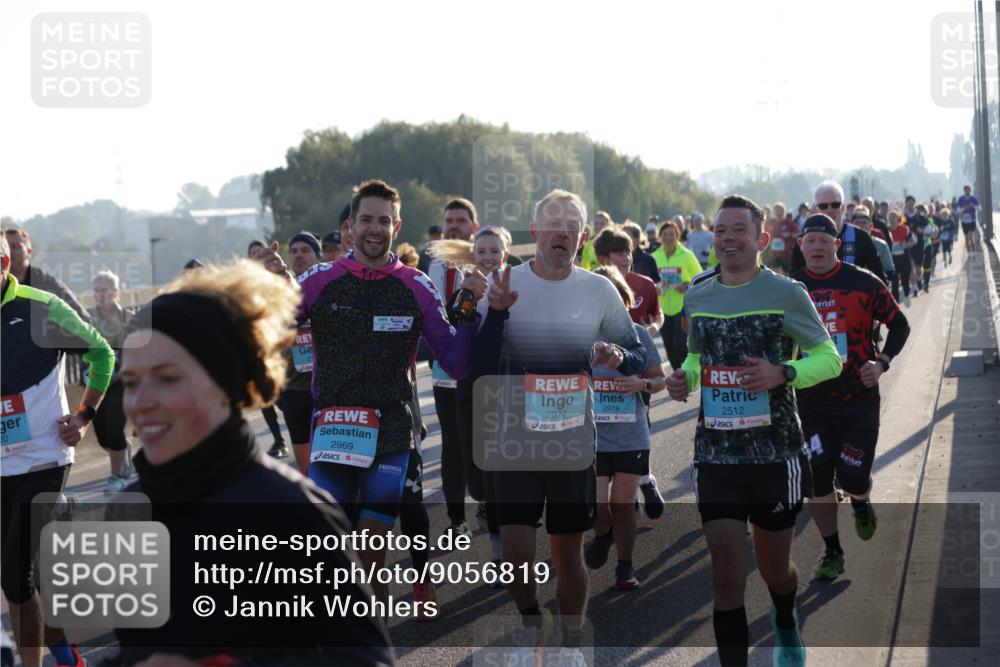03.10.2025 - Köhlbrandbrückenlauf Jannik Wohlers http://msf.ph/oto/9056819 03.10.2025 09:21:04 Position 3 20, 2969, 2977, 2978, 2512, 3 meine-sportfotos.de