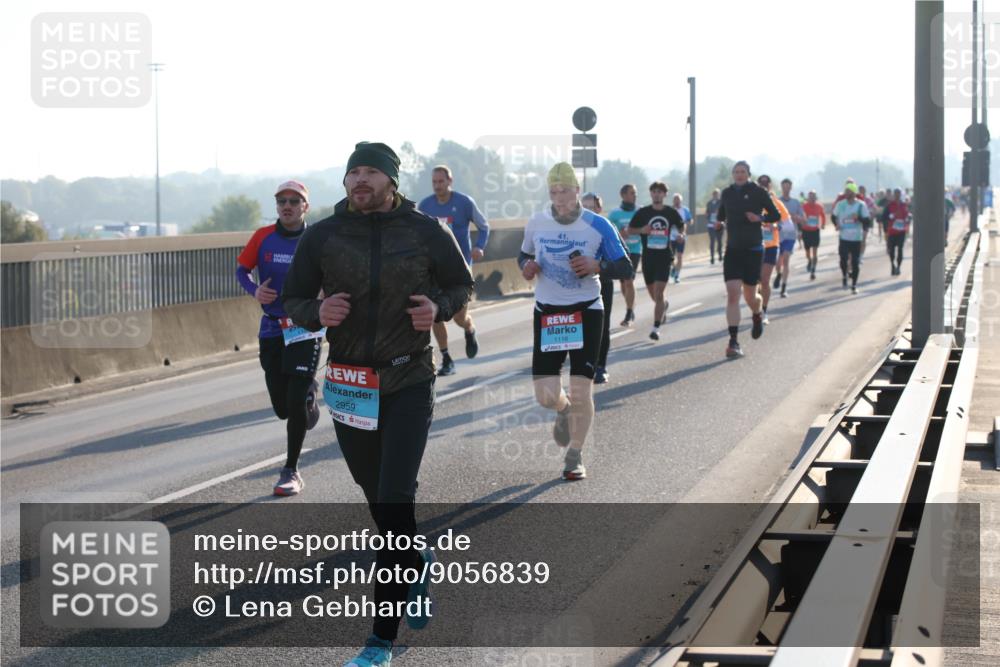 03.10.2025 - Köhlbrandbrückenlauf Lena Gebhardt http://msf.ph/oto/9056839 03.10.2025 09:17:40 Position 1 2959, 41, 1116 meine-sportfotos.de