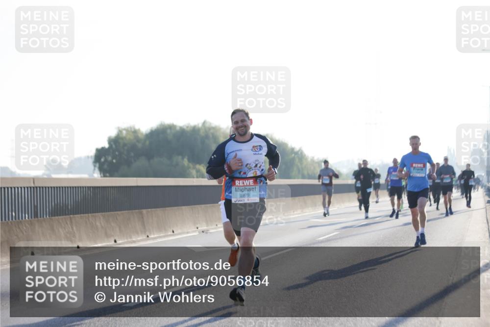 03.10.2025 - Köhlbrandbrückenlauf Jannik Wohlers http://msf.ph/oto/9056854 03.10.2025 09:13:21 Position 3 2879 meine-sportfotos.de