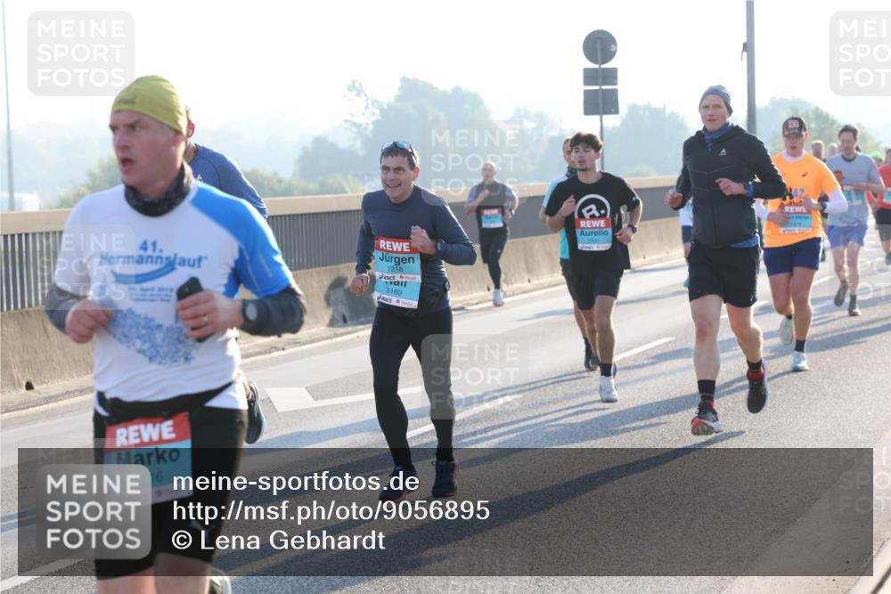 03.10.2025 - Köhlbrandbrückenlauf Lena Gebhardt http://msf.ph/oto/9056895 03.10.2025 09:17:42 Position 1 41, 1218, 3160, 1116, 2901 meine-sportfotos.de