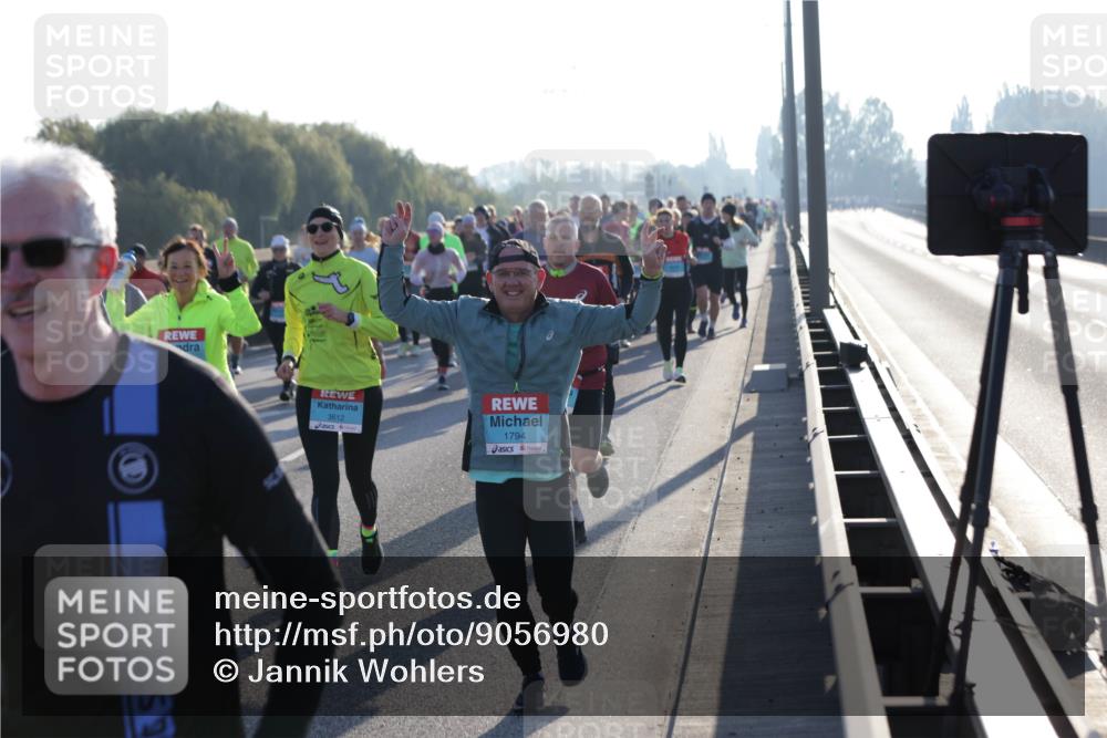 03.10.2025 - Köhlbrandbrückenlauf Jannik Wohlers http://msf.ph/oto/9056980 03.10.2025 09:21:08 Position 3 3612, 1794 meine-sportfotos.de