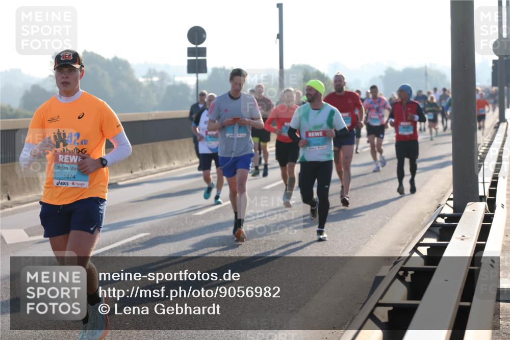 03.10.2025 - Köhlbrandbrückenlauf Lena Gebhardt http://msf.ph/oto/9056982 03.10.2025 09:17:45 Position 1 2, 1474, 13 meine-sportfotos.de