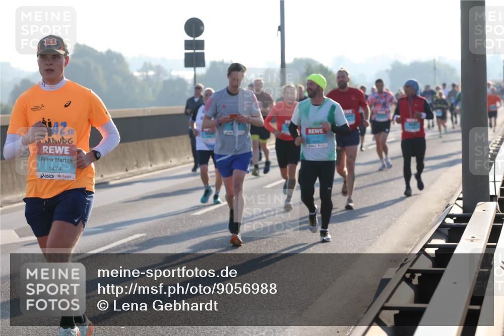 03.10.2025 - Köhlbrandbrückenlauf Lena Gebhardt http://msf.ph/oto/9056988 03.10.2025 09:17:45 Position 1 42, 1474 meine-sportfotos.de