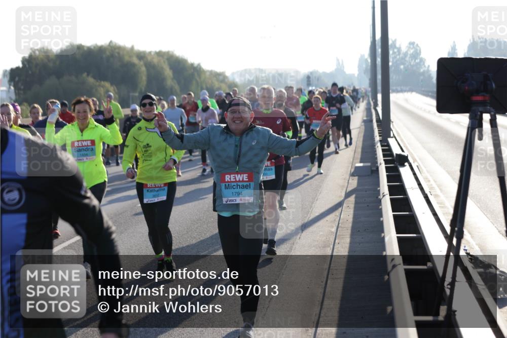 03.10.2025 - Köhlbrandbrückenlauf Jannik Wohlers http://msf.ph/oto/9057013 03.10.2025 09:21:08 Position 3 1454, 3612, 1794 meine-sportfotos.de