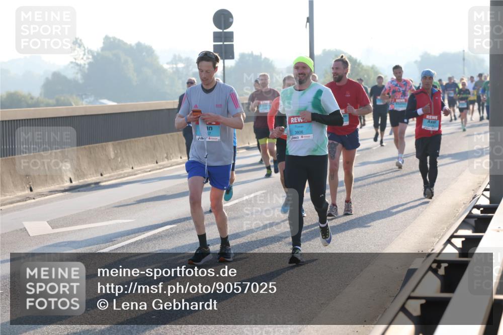 03.10.2025 - Köhlbrandbrückenlauf Lena Gebhardt http://msf.ph/oto/9057025 03.10.2025 09:17:46 Position 1 57, 3806, 1134 meine-sportfotos.de