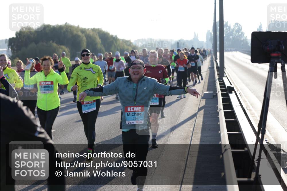 03.10.2025 - Köhlbrandbrückenlauf Jannik Wohlers http://msf.ph/oto/9057031 03.10.2025 09:21:08 Position 3 1454, 3612, 1794 meine-sportfotos.de