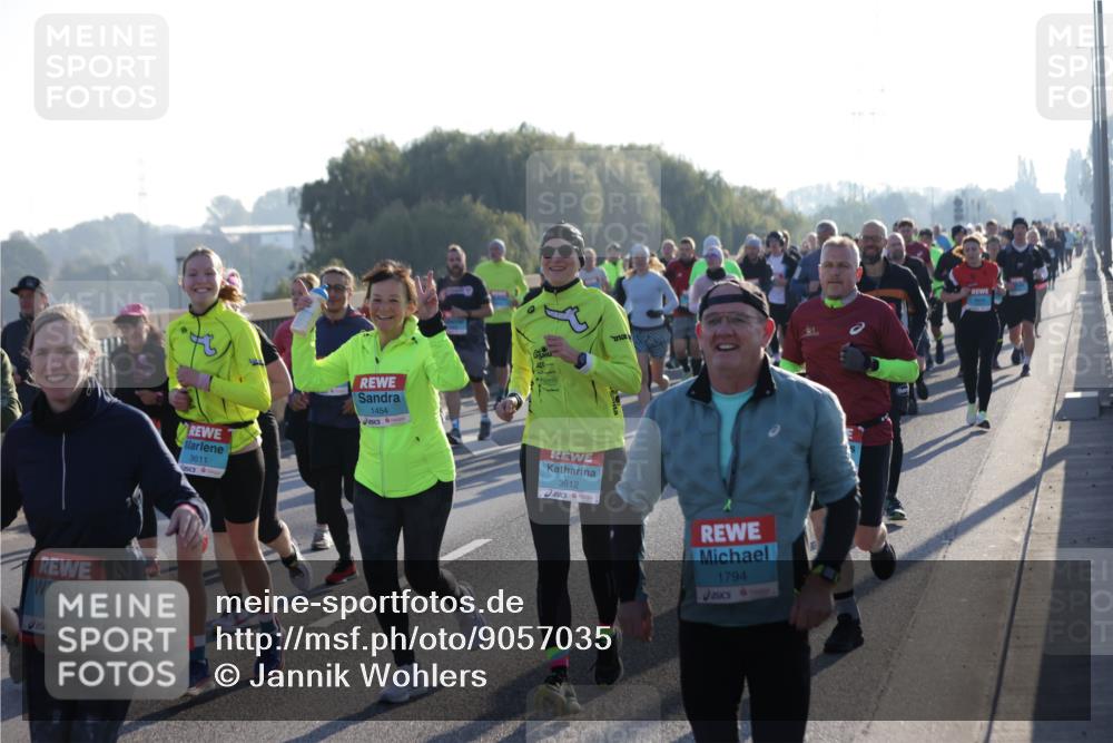 03.10.2025 - Köhlbrandbrückenlauf Jannik Wohlers http://msf.ph/oto/9057035 03.10.2025 09:21:08 Position 3 2188, 3611, 1454, 3612, 1794 meine-sportfotos.de