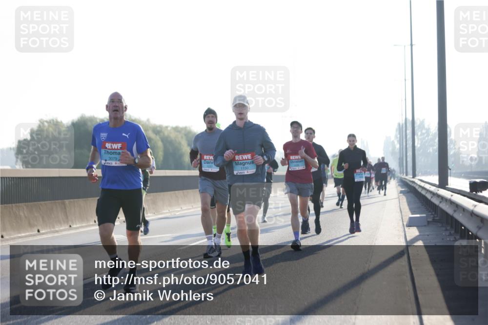 03.10.2025 - Köhlbrandbrückenlauf Jannik Wohlers http://msf.ph/oto/9057041 03.10.2025 09:13:28 Position 3 3079, 1237, 1150 meine-sportfotos.de