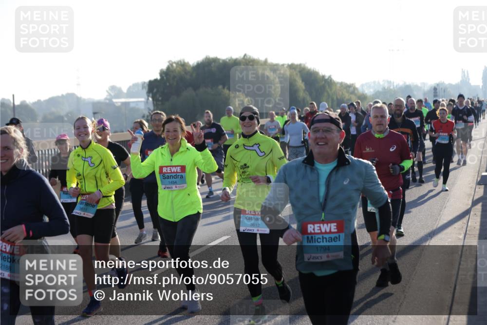03.10.2025 - Köhlbrandbrückenlauf Jannik Wohlers http://msf.ph/oto/9057055 03.10.2025 09:21:09 Position 3 2188, 3611, 1454, 3612, 1794 meine-sportfotos.de