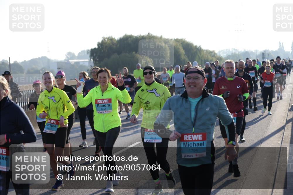 03.10.2025 - Köhlbrandbrückenlauf Jannik Wohlers http://msf.ph/oto/9057064 03.10.2025 09:21:09 Position 3 3611, 1454, 3612, 1794 meine-sportfotos.de