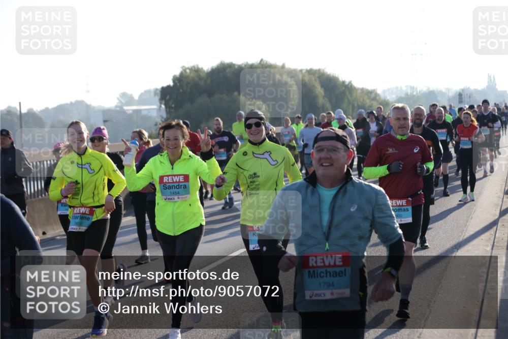 03.10.2025 - Köhlbrandbrückenlauf Jannik Wohlers http://msf.ph/oto/9057072 03.10.2025 09:21:09 Position 3 3611, 1454, 1794, 800 meine-sportfotos.de
