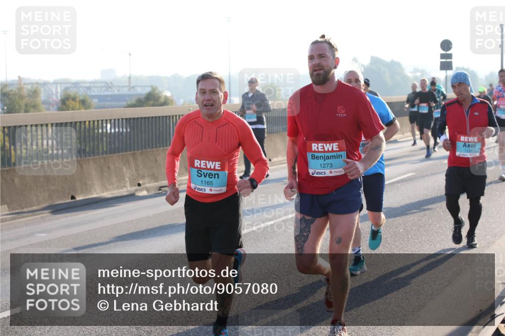 03.10.2025 - Köhlbrandbrückenlauf Lena Gebhardt http://msf.ph/oto/9057080 03.10.2025 09:17:50 Position 1 1165, 1273, 1134 meine-sportfotos.de