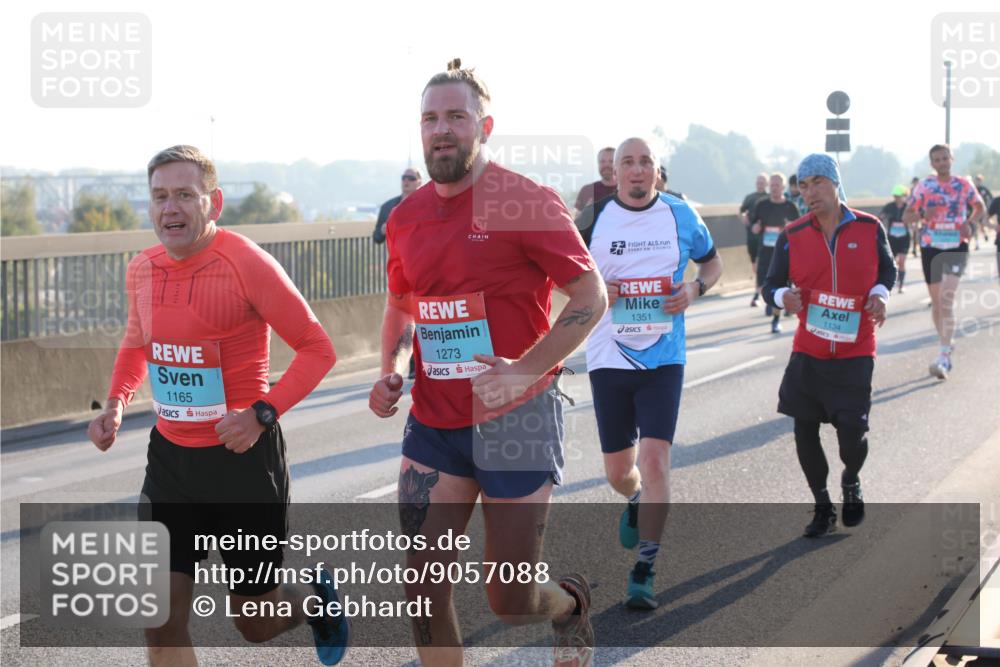 03.10.2025 - Köhlbrandbrückenlauf Lena Gebhardt http://msf.ph/oto/9057088 03.10.2025 09:17:50 Position 1 1165, 1273, 1351, 1134 meine-sportfotos.de