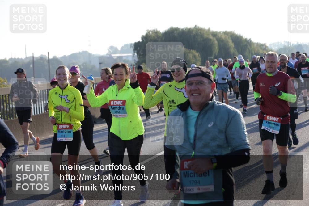 03.10.2025 - Köhlbrandbrückenlauf Jannik Wohlers http://msf.ph/oto/9057100 03.10.2025 09:21:09 Position 3 3611, 1454, 1794, 2800 meine-sportfotos.de