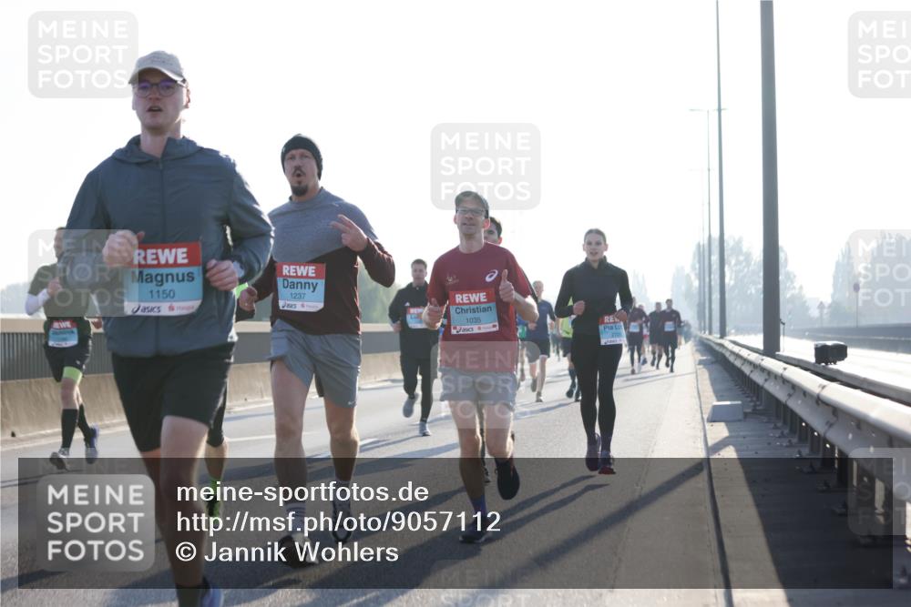 03.10.2025 - Köhlbrandbrückenlauf Jannik Wohlers http://msf.ph/oto/9057112 03.10.2025 09:13:29 Position 3 1150, 1237, 1035 meine-sportfotos.de
