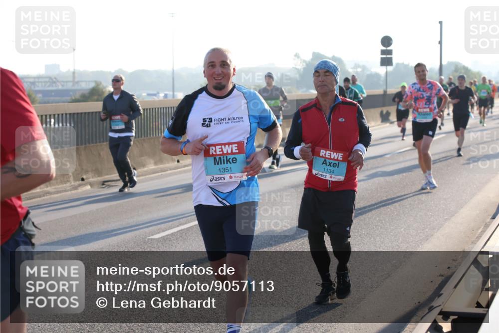 03.10.2025 - Köhlbrandbrückenlauf Lena Gebhardt http://msf.ph/oto/9057113 03.10.2025 09:17:51 Position 1 1351, 1134 meine-sportfotos.de